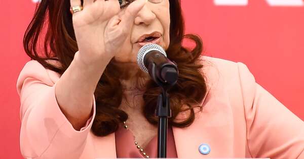La Nación / Condenan a Cristina por corrupción