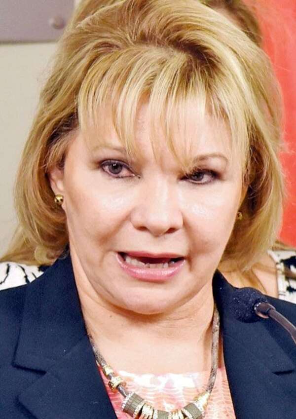 IPS contrata a extitular de la SET Marta González para servicio de consultoría - Política - ABC Color