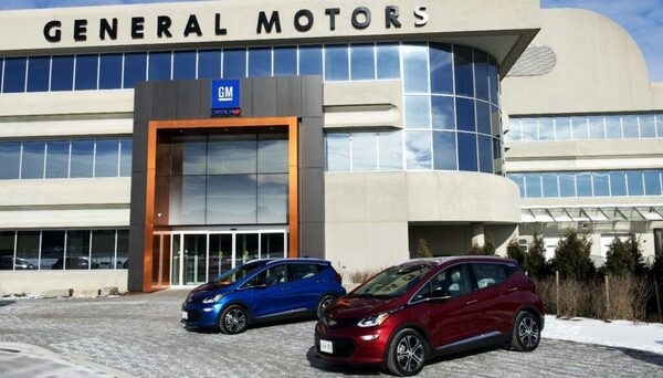 General Motors anunció que sus próximos vehículos eléctricos prescindirán de Apple CarPlay y Android Auto