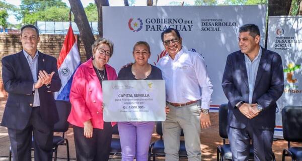Ministerio de Desarrollo Social hizo entrega de Capital Semilla a microemprendimientos en Central