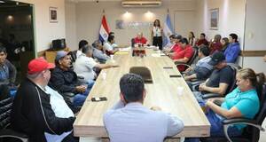 EBY coordina acciones con pescadores de Itapúa