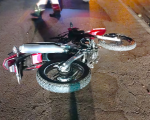 Motociclista pierde la vida tras impactar contra camión en la ruta PY01
