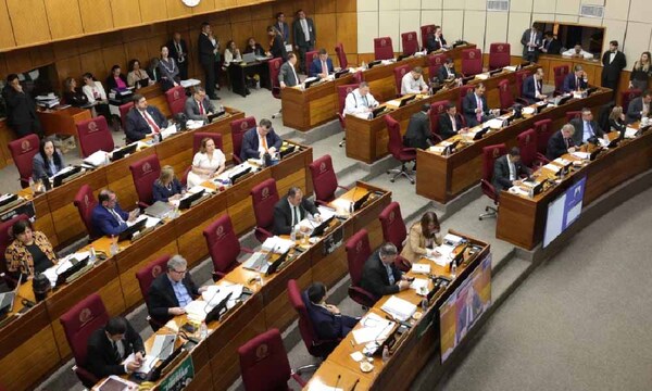 Senado aprueba polémica ley de carrera de servicio civil pese a rechazo de trabajadores estatales – Prensa 5