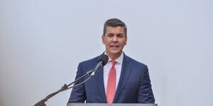 Santiago Peña cancela su viaje a la Cumbre Iberoamericana por crisis en Ecuador