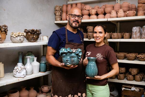 Artesanos de Areguá transforman su modo de producción con crédito de eficiencia energética - .::Agencia IP::.