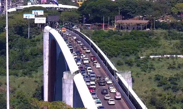 Camiones no cruzarán este viernes entre CDE y Foz de Yguazú