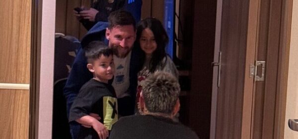 Versus / "Sueño cumplido": Juan Manuel Iturbe aprovechó la estadía de Lionel Messi por Paraguay