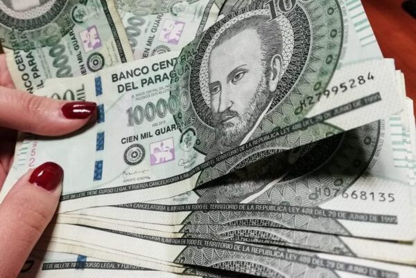 Autorizan pago por más de G. 1.669 millones por reemplazos de maternidad a docentes