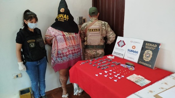 Detienen a mujer con drogas para microtráfico en Ciudad del Este - ADN Digital