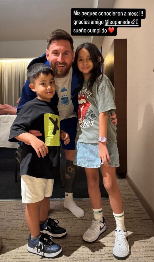 Los hijos de Juan Manuel Iturbe conocieron a Messi. ¡Mirá las fotos! - Gente - ABC Color