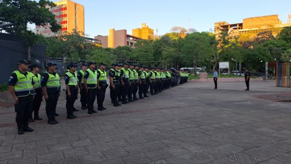 Policía prepara fuerte operativo con 3.000 agentes para el partido de Paraguay vs. Argentina