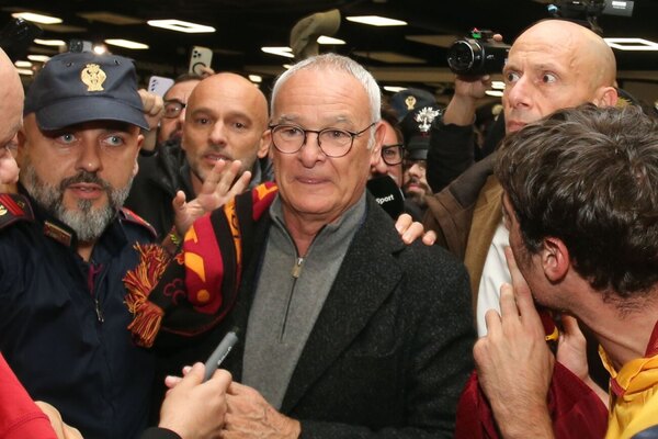 Versus / La Roma saca a Claudio Ranieri del retiro para salvar su temporada