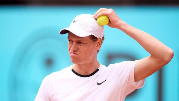 Versus / Sinner avanza a semifinales del Masters ATP sin jugar