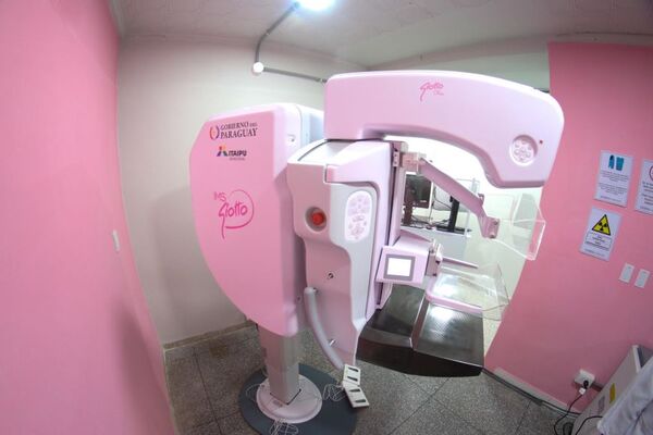 El Gobierno del Paraguay, a través del Ministerio de Salud Pública, instala nuevo equipo de alta gama en el Hospital Regional de Pedro Juan Caballero, donde unas 30 mil mujeres mayores de 40 años son las principales beneficiarias. Además, ampliaciones en