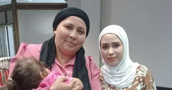 La Nación / Luego de 24 años paraguaya se reencuentra con su hija y nieta que estaban en el Líbano