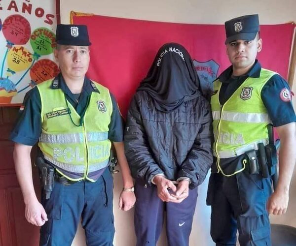 Karai quiso ahorcar a su doña y fue pillado por un poli