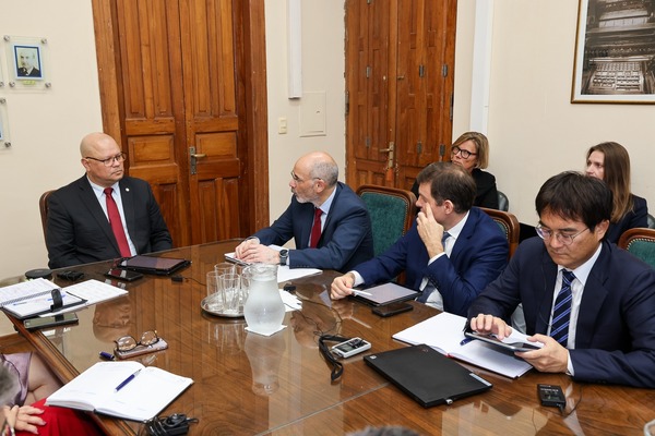 FMI destaca crecimiento robusto de la economía paraguaya y control de inflación - MarketData