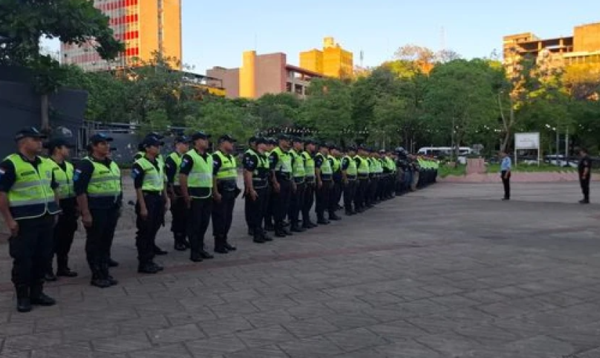 Refuerzan seguridad con 3.000 policías para el partido de Paraguay vs. Argentina