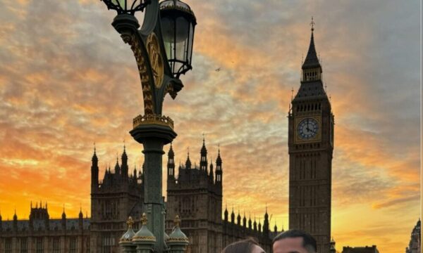 ¡Pelotero llevó a su chuli a conocer Inglaterra!