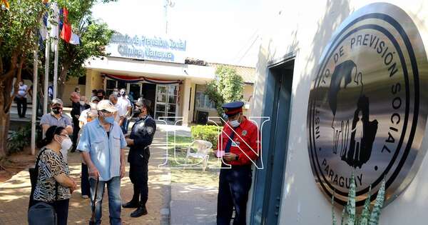 La Nación / Desde el IPS desmienten supuestas muertes por falta de oxígeno en el Hospital Geriátrico