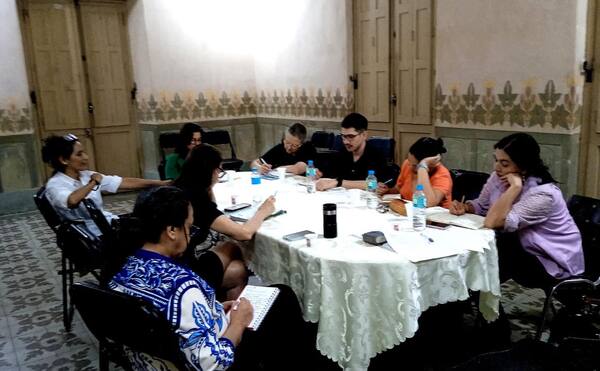 En primera sesión del taller de poesía desarrollan técnicas para comenzar un poema • RADIO NACIONAL