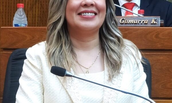 Diputada se ofende por control policial y traslada a cuatro agentes a Asunción