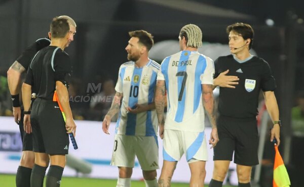 Versus / Scaloni analiza: "Es evidente que Paraguay se defendió bien, tiene gente experta en eso"