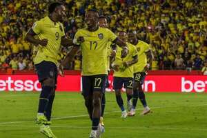 Ecuador golea a Bolivia lejos de la altura y marcha firme rumbo al Mundial de 2026 - Fútbol - ABC Color