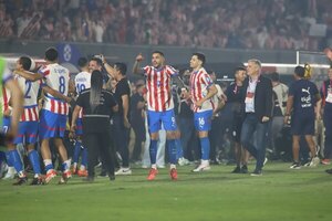 Versus / ¡Paraguay tumba al campeón del mundo!