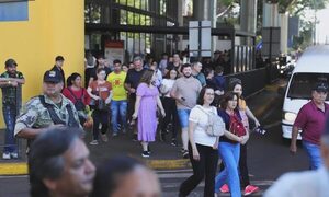 Miles de extranjeros ingresaron ayer a CDE desde el Brasil para comprar en primer día del Black Friday – Diario TNPRESS