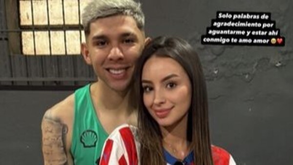 ¡Julio Enciso mostró a su nueva chuli luego del triunfo contra Argentina!