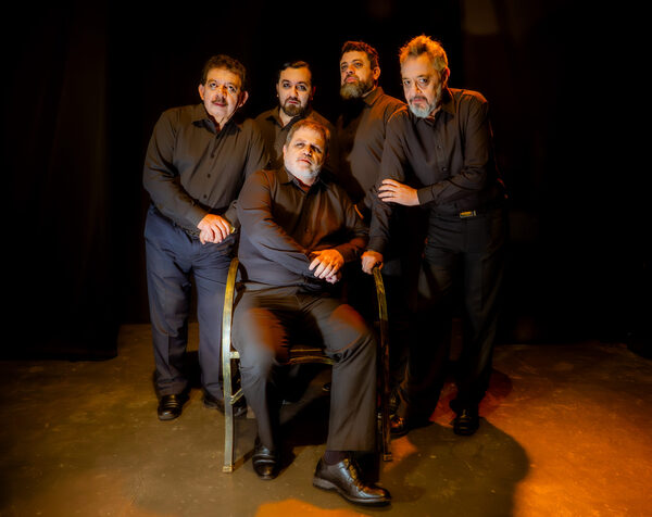 Gran elenco teatral ofrece una parodia sobre el poder • PARAGUAY TV