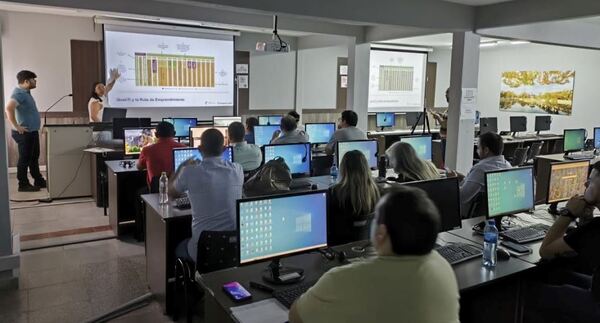 Funcionarios de Tenonderã se capacitaron en carga de datos de plataforma Quanti