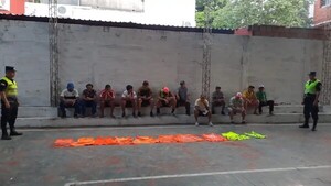 Más de 20 "cuidacoches" fueron demorados por extorsión en inmediaciones del Defensores - 1000 Noticias