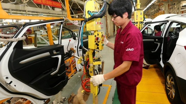 China ya fabrica m谩s de 10 millones de veh铆culos el茅ctricos al a帽o