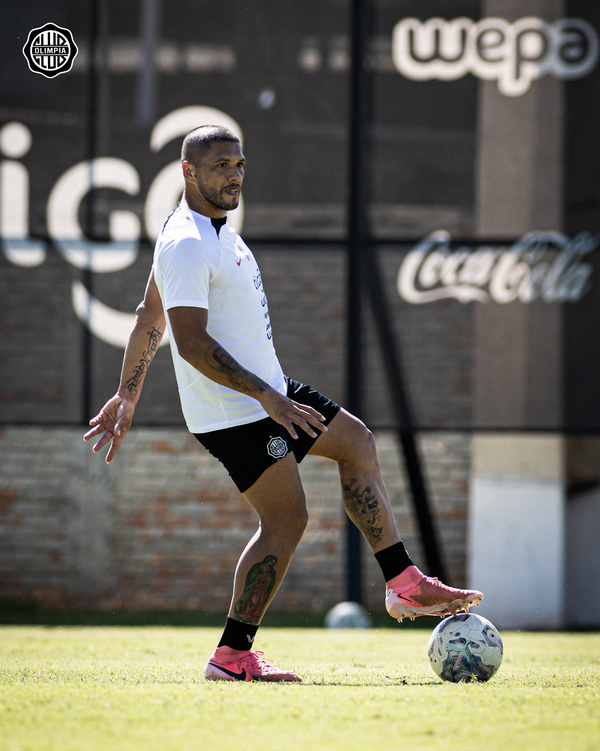 En Villa Elisa empieza a jugarse otra fecha del fútbol de primera - .::Agencia IP::.