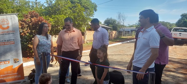 Inauguran obras de Empedrado en barrio Virgencita de Encarnación