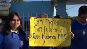 Protesta en Luque: Padres Pagan Profesores
