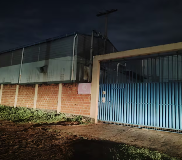 Fábrica de toallas en Ñemby sufre incendio por cortocircuito
