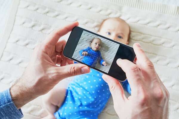 Sharenting: estos son los riesgos de la exposición de los hijos en redes sociales - Estilo de vida - ABC Color