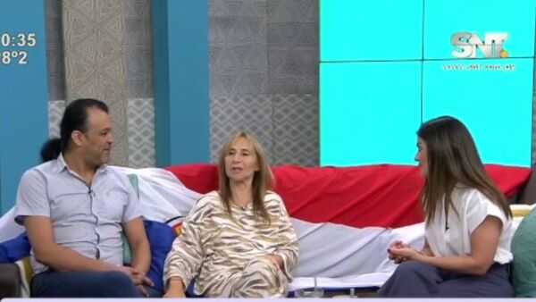 ¡Nos visitan Gustavo Cabañas y Gladys Florimonte! Grandes del humor preparan el show “De Lujo” - SNT