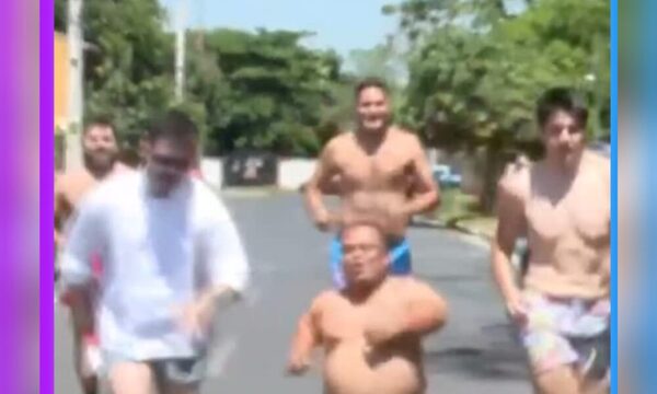 (VIDEO)¡Mortero bala y otros famosos cumplieron promesa y pelaron bóxer por las calles en un maratón!