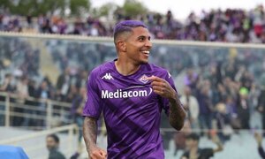 Versus / Brasil llama nuevos laterales para duelo contra Uruguay