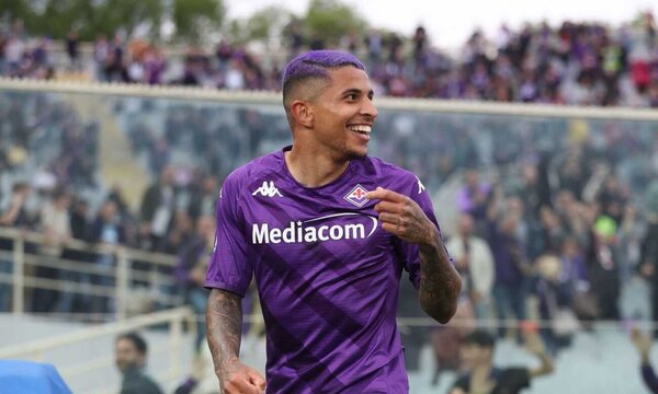 Versus / Brasil llama nuevos laterales para duelo contra Uruguay