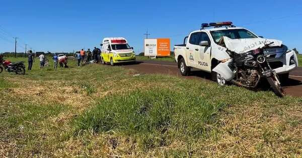 Diario HOY | Motocicleta queda incrustada en patrullera policial tras violento choque