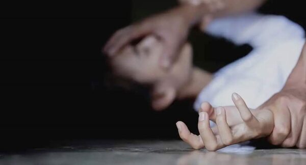 Chespi quiso robar a su tia y la violó porque no tenía nada upéi huyó sin ropa