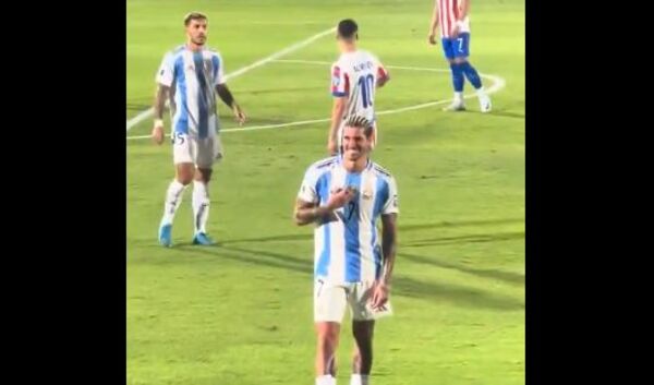 ¡El que ríe último…! Rodrigo De Paul tentó a los hinchas con su parche de campeón