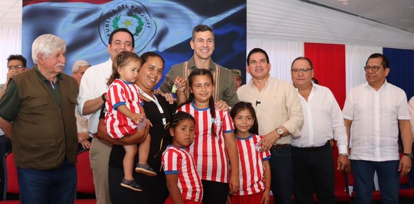 Gobierno entrega 29 viviendas a pobladores de Limpio - ADN Digital