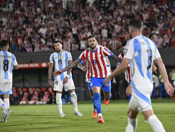 Tonny Sanabria: Del “no sé quién es el chico este” de Messi al golazo de chilena ante Argentina - Selección Paraguaya - ABC Color