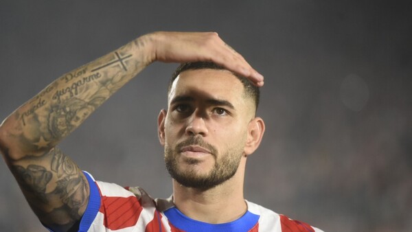 Tony Sanabria, el 9 más tatuado y goleador